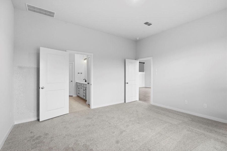 Spacious, unfurnished interior of a new home in Sienna 45', 50', Missouri City (Image 18).