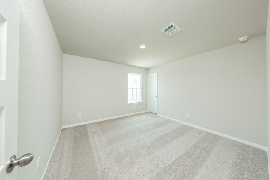 Spacious, unfurnished interior of a new home in Cliffstone Hills, Conroe (Image 7). Spacious, unfurnished interior of a new home in Cliffstone Hills, Conroe (Image 7).