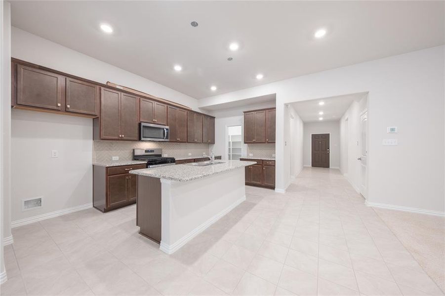 Image 32 of a home in Lake Pointe: Lake Pointe at Paloma Creek.