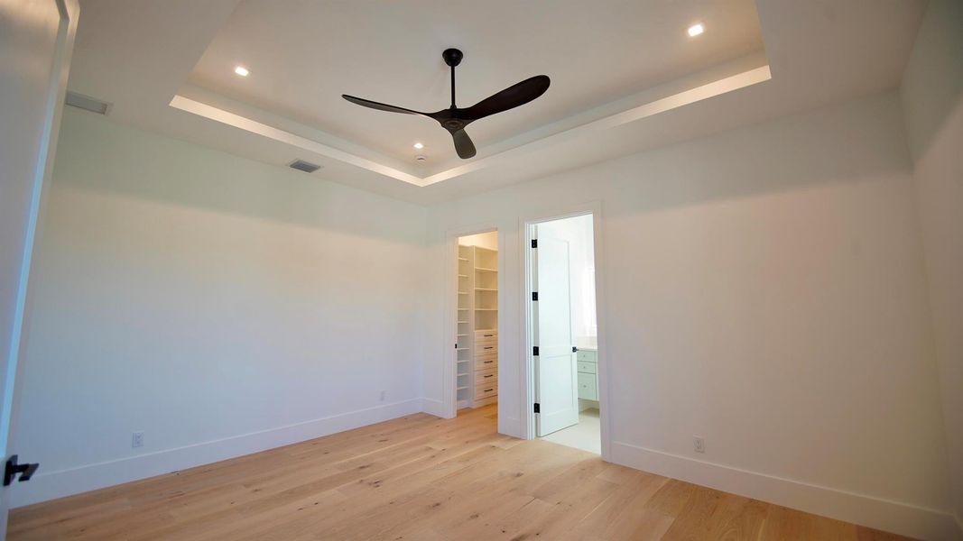 Spacious, unfurnished interior of a new home in , Palm Beach Gardens (Image 68).