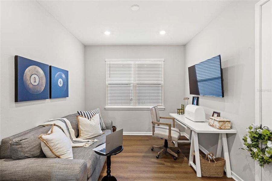 Furnished interior view inside a new home in , Winter Garden (Image 22).