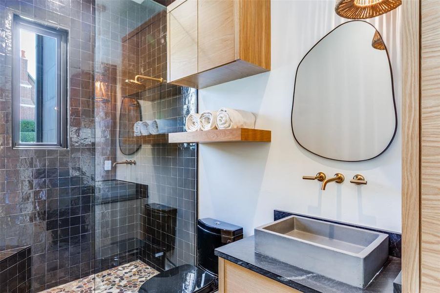 Image 28 of a home in .