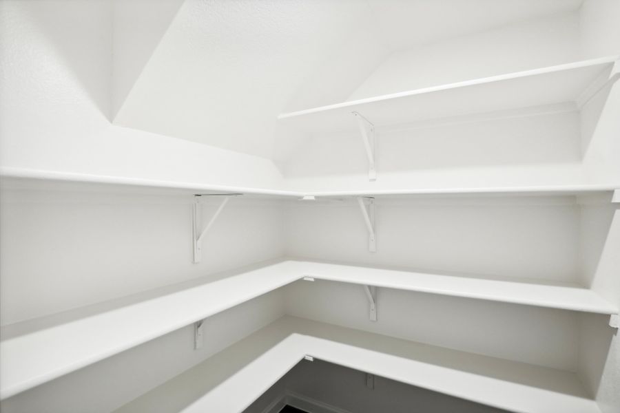 Representative unfurnished interior of a home built from the Glory by Starlight Homes in Broadmoor Village, Cedar Hill (Image 16).