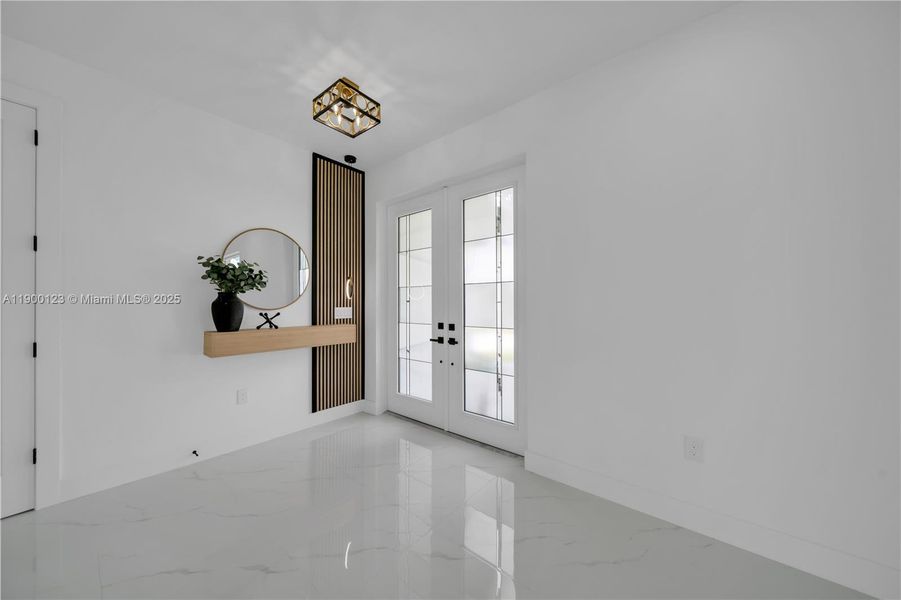 Spacious, unfurnished interior of a new home in , Lehigh Acres (Image 20).