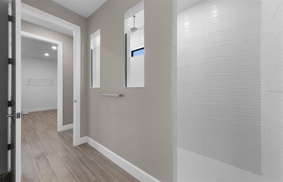 Spacious, unfurnished interior of a new home in Arbor Oaks, North Port (Image 18).