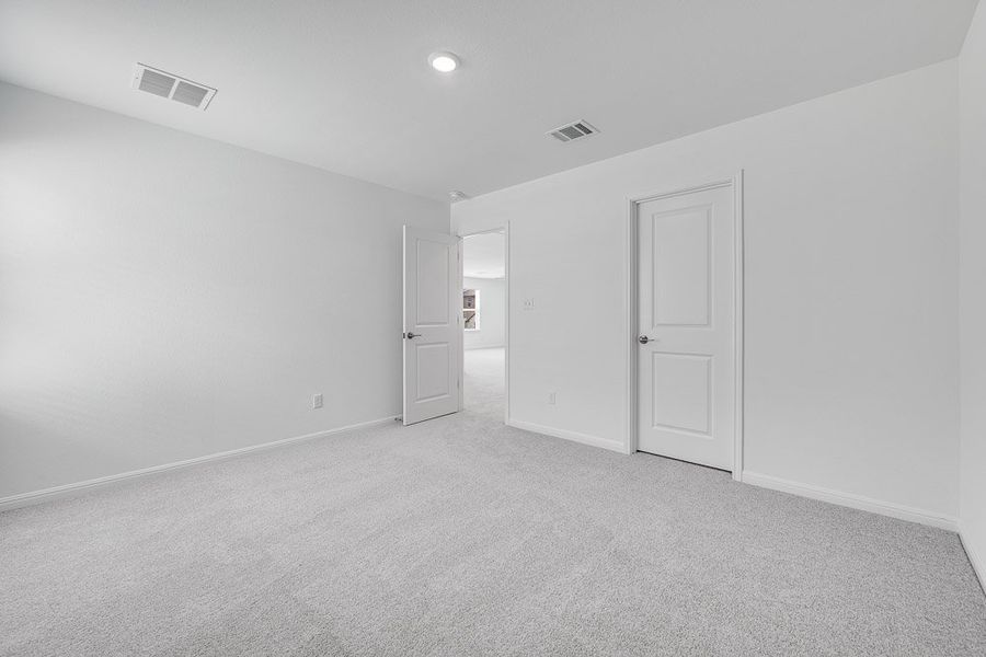Representative unfurnished interior of a home built from the Wren by Taylor Morrison in Emory Crossing 50s, Hutto (Image 15).
