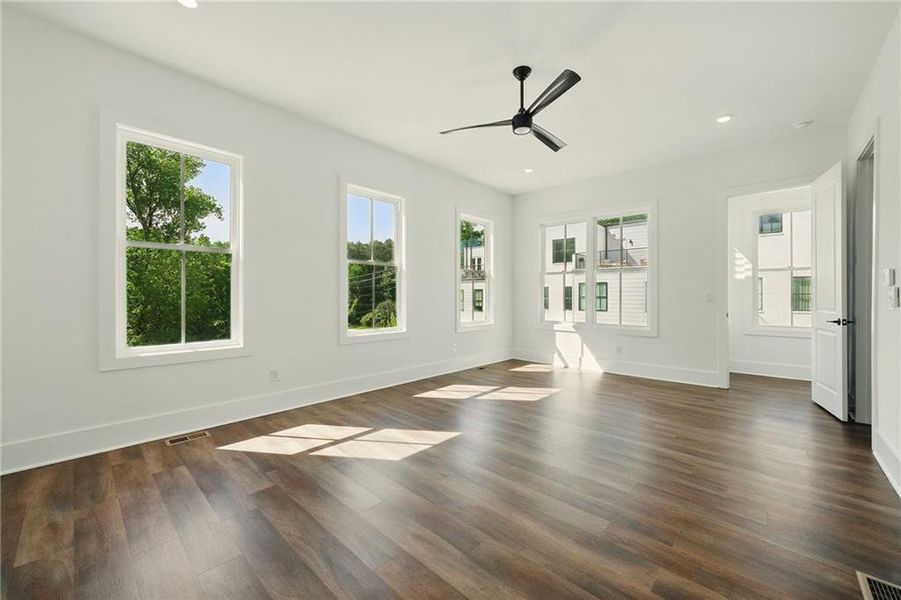 Spacious, unfurnished interior of a new home in , Atlanta (Image 36).