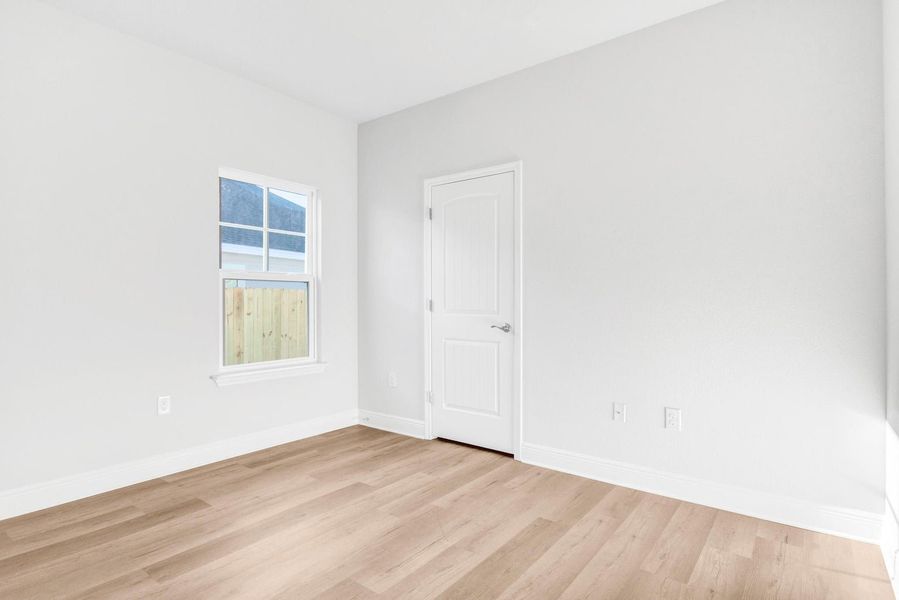 Spacious, unfurnished interior of a new home in The Bluffs at Lafayette, Freeport (Image 19).