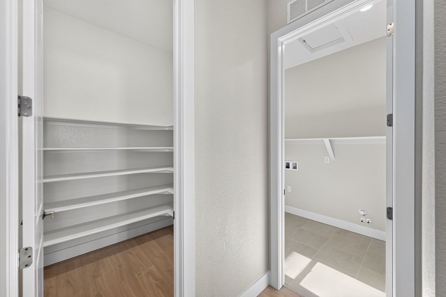 Spacious, unfurnished interior of a new home in Trailstone, Arvada (Image 18).