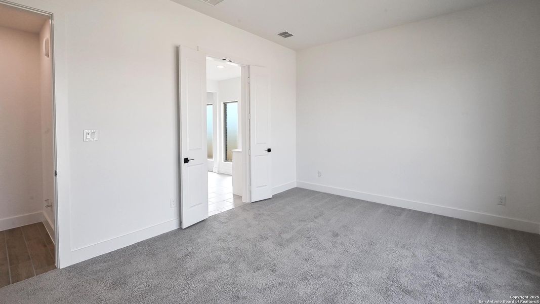 Spacious, unfurnished interior of a new home in Homestead 55', Cibolo (Image 21). Spacious, unfurnished interior of a new home in Homestead 55', Cibolo (Image 21).