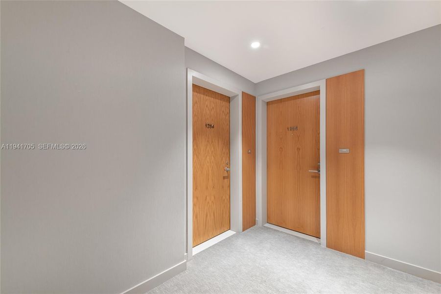 Spacious, unfurnished interior of a new home in , Miami Beach (Image 18).