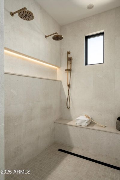 22-8386 E Leaning Rock Staged-24