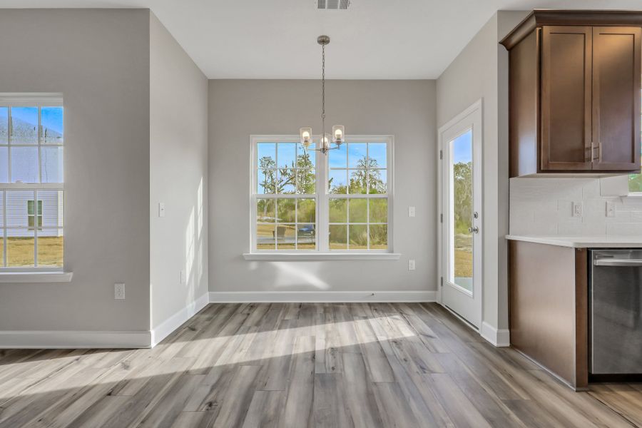 Rose Atoll - Breakfast Nook  | Ernest Homes