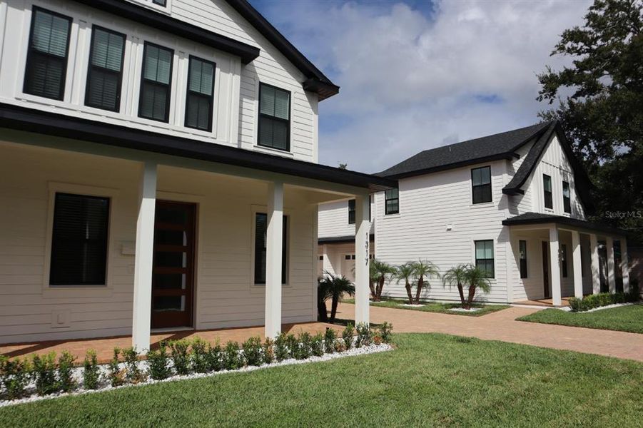 Exterior details and patio area of a home in , Orlando (Image 16).