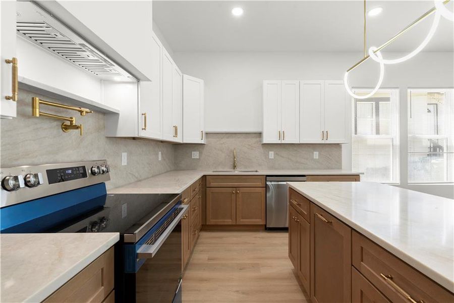 Furnished interior view inside a new home in , Atlanta (Image 4).