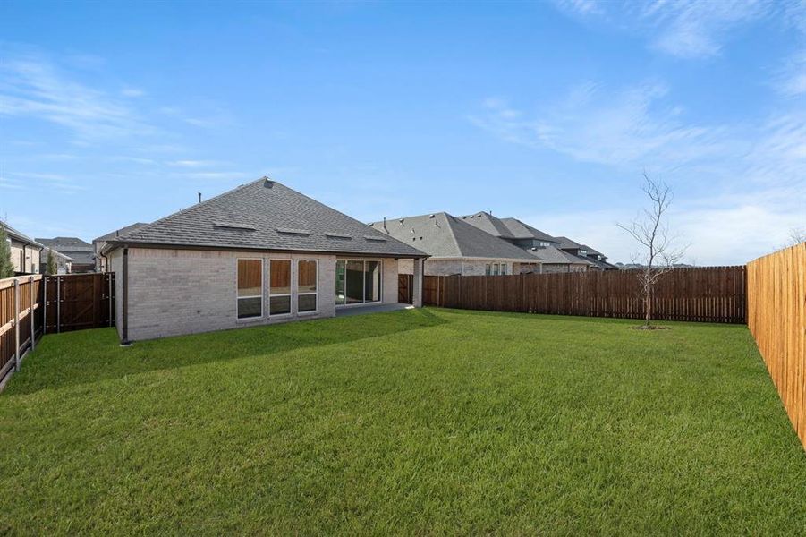 27. 1704 Silla - Back (2)