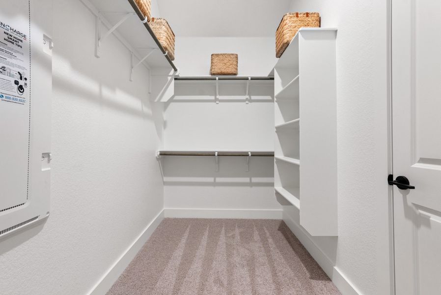 Representative unfurnished interior of a home built from the Cheyenne II by Ashton Woods in The Colony 50s, Bastrop (Image 18).