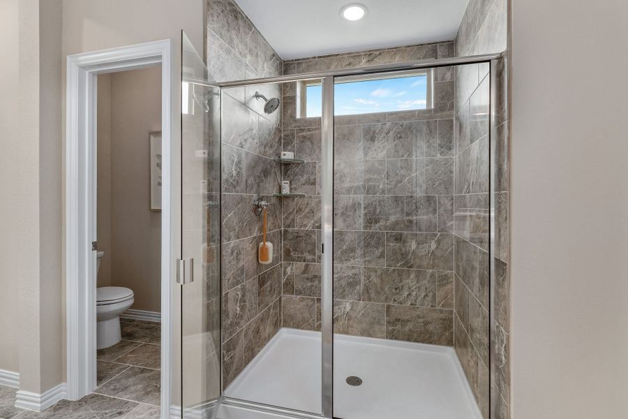 Plan 1685 Main Bathroom Representative Photo