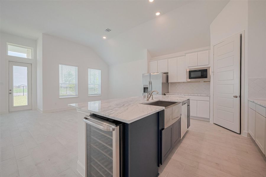 Furnished interior view inside a new home in Lago Mar, Texas City (Image 19).