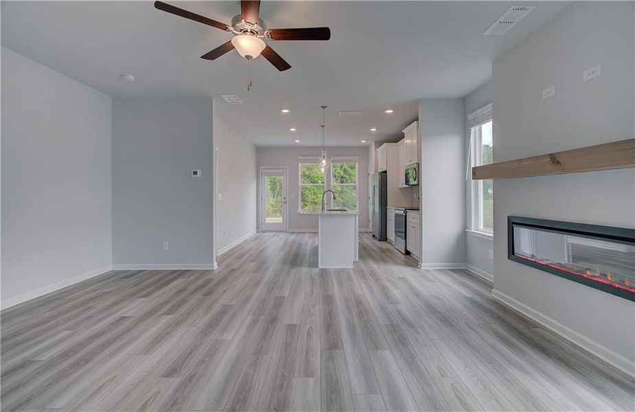 Spacious, unfurnished interior of a new home in Enclave at Evergreen, Fairburn (Image 17).