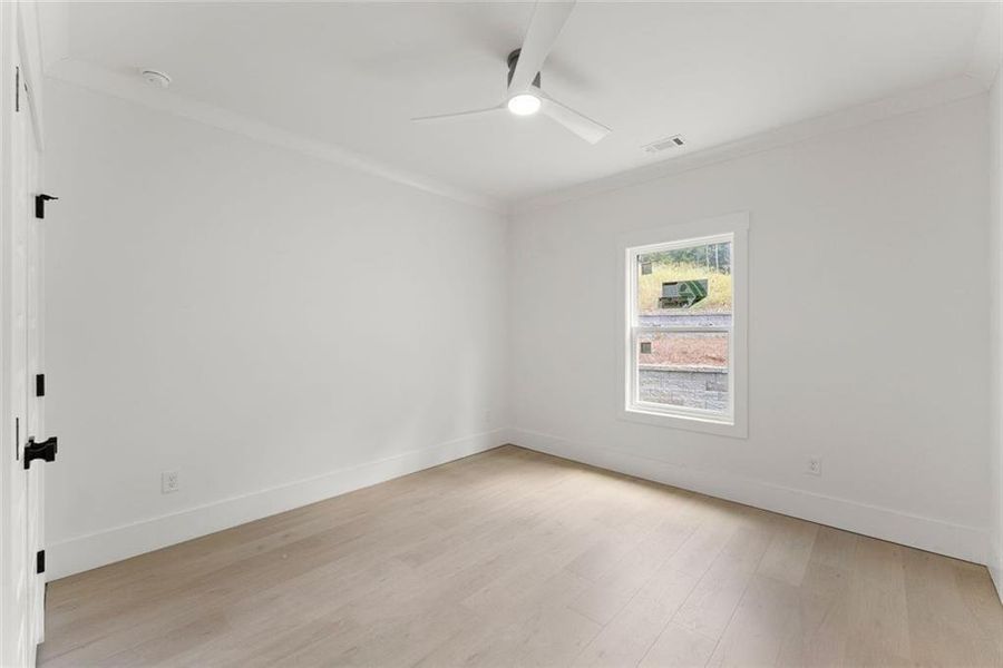 Spacious, unfurnished interior of a new home in , Gainesville (Image 35).