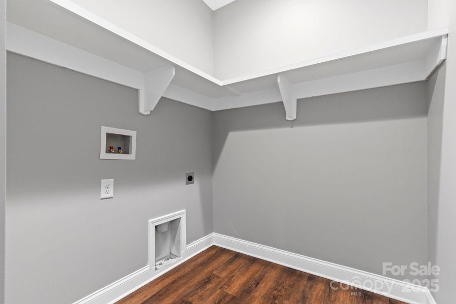 Image 38 of a home in .