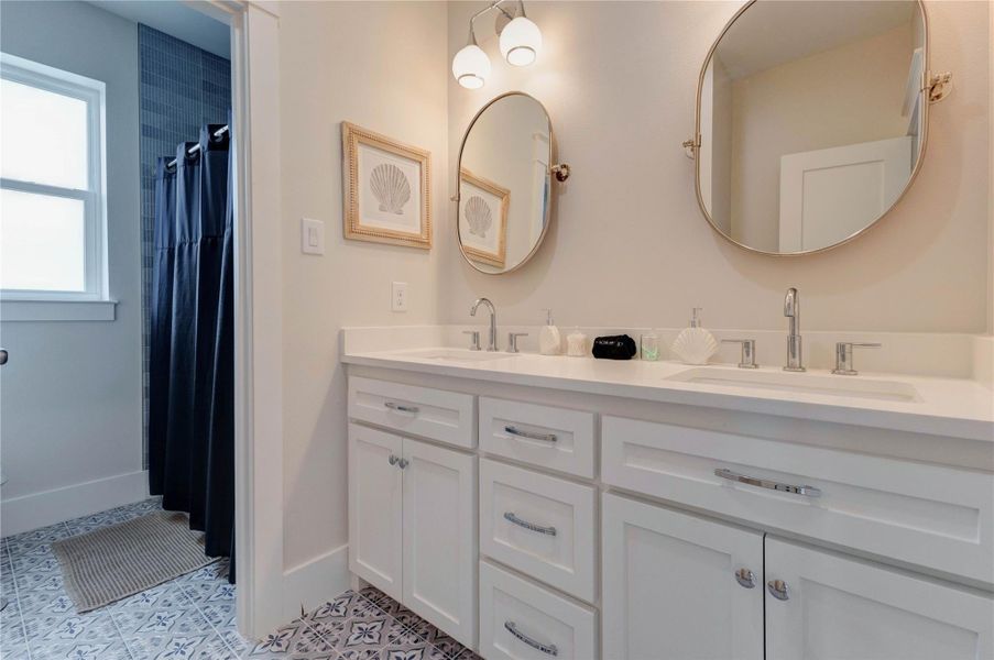 Furnished interior view inside a new home in , Galveston (Image 6).