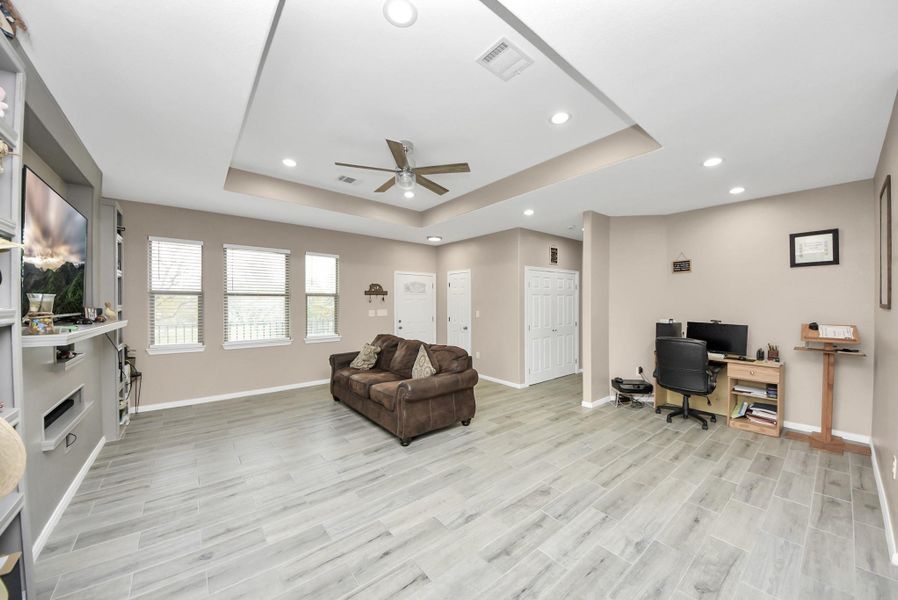 Furnished interior view inside a new home in , Pasadena (Image 31).