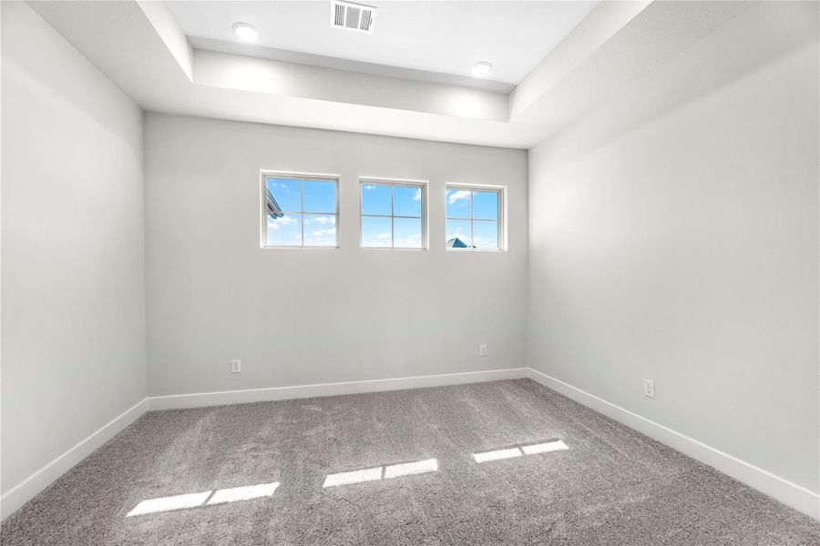 Spacious, unfurnished interior of a new home in Austin Point, Richmond (Image 19).