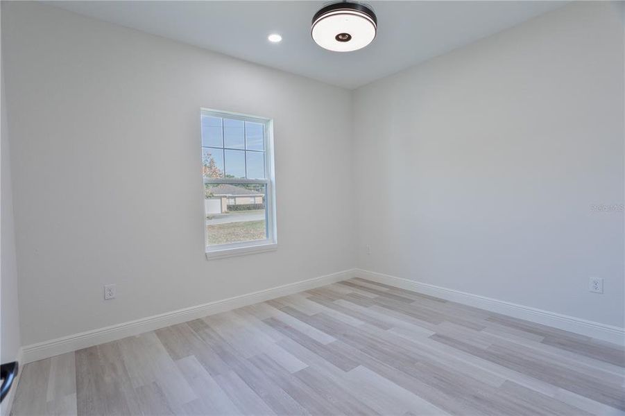 Spacious, unfurnished interior of a new home in , Ocala (Image 24).
