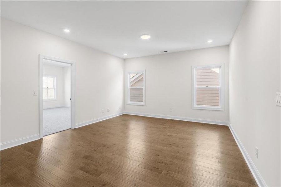 Spacious, unfurnished interior of a new home in Aberdeen, Hoschton (Image 18).