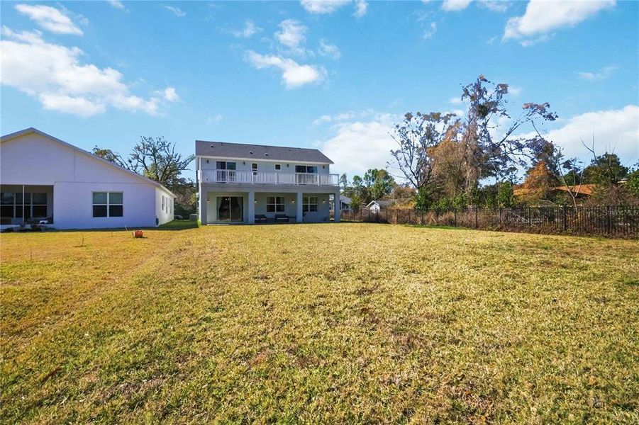 Exterior details and patio area of a home in Blue Diamond , Orlando (Image 34).