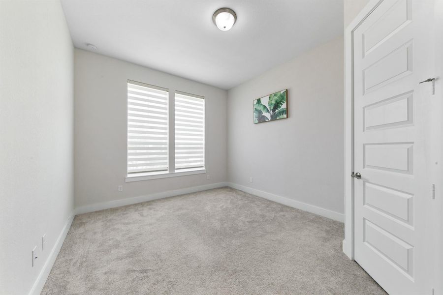 Spacious, unfurnished interior of a new home in Trillium, Richmond (Image 38).
