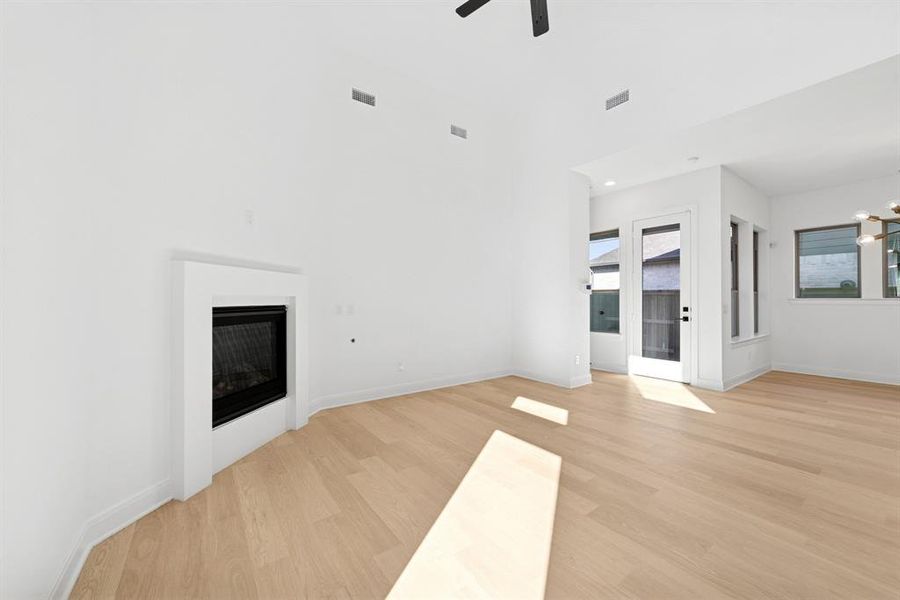 Spacious, unfurnished interior of a new home in Mantua Point Gardens, Van Alstyne (Image 20). Spacious, unfurnished interior of a new home in Mantua Point Gardens, Van Alstyne (Image 20).