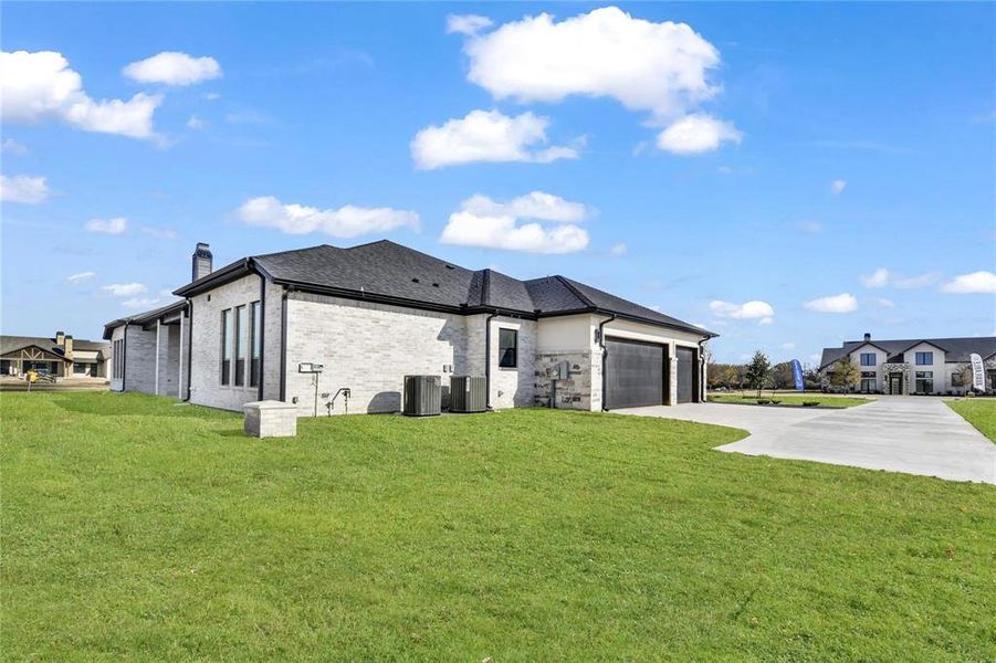 Exterior details and patio area of a home in , Aledo (Image 3).