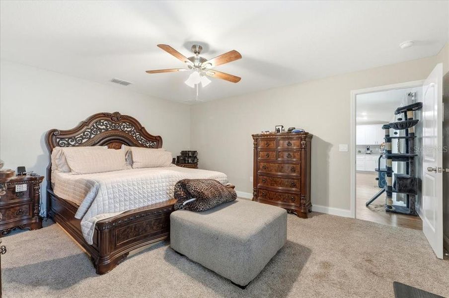 Furnished interior view inside a new home in , Auburndale (Image 38).