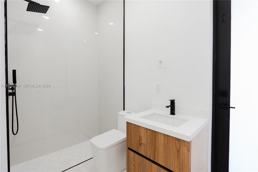 Furnished interior view inside a new home in , Cape Coral (Image 7).