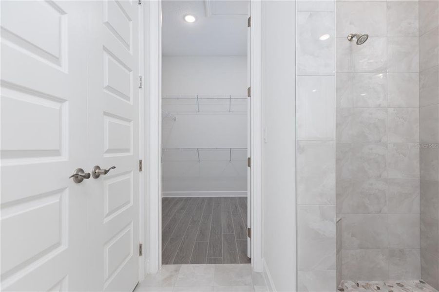 Image 32 of a home in Toscana.