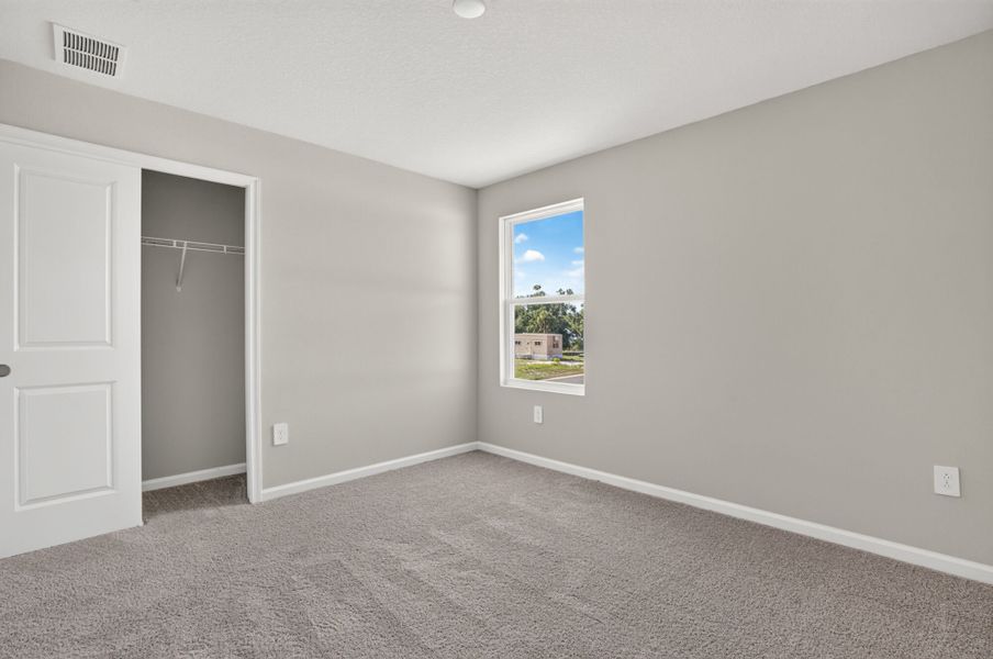 Spacious, unfurnished interior of a new home in Sanderling, Palmetto (Image 13).