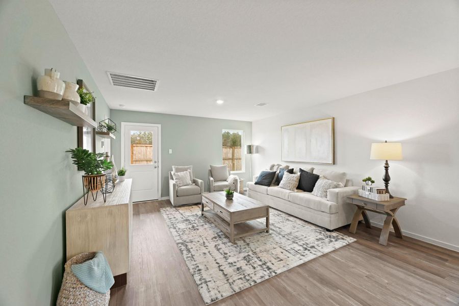 Furnished interior view inside a new home in Silverthorne, Conroe (Image 14).