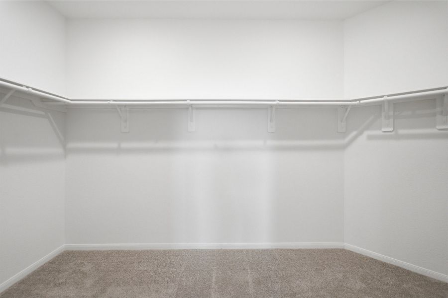 Spacious, unfurnished interior of a new home in Ashland, Texas City (Image 54).