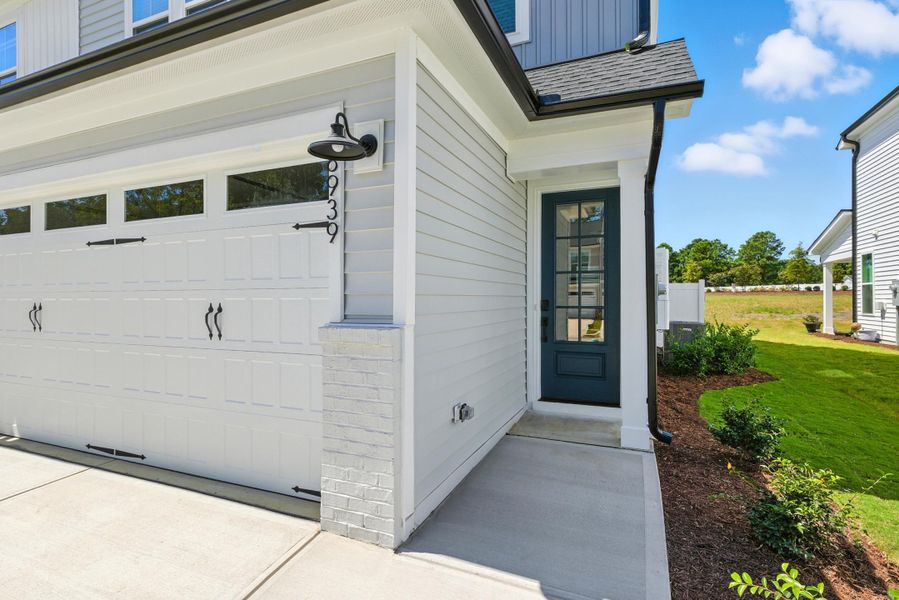 Representative exterior details of a home built from the The Juniper by RobuckHomes in Kennebec Crossing, Angier (Image 3).