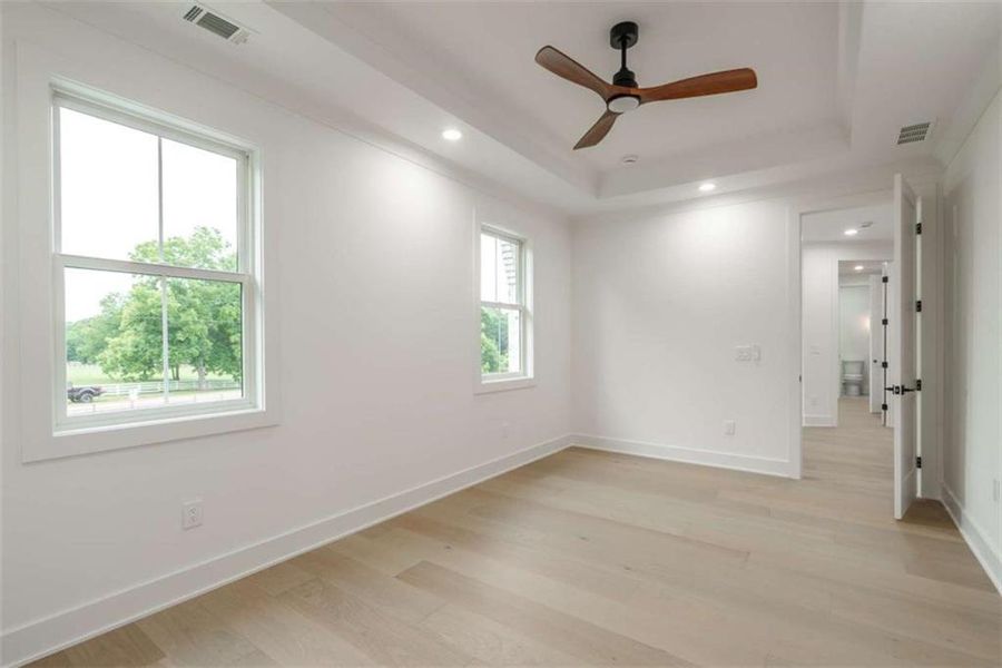 Spacious, unfurnished interior of a new home in , Monroe (Image 64).