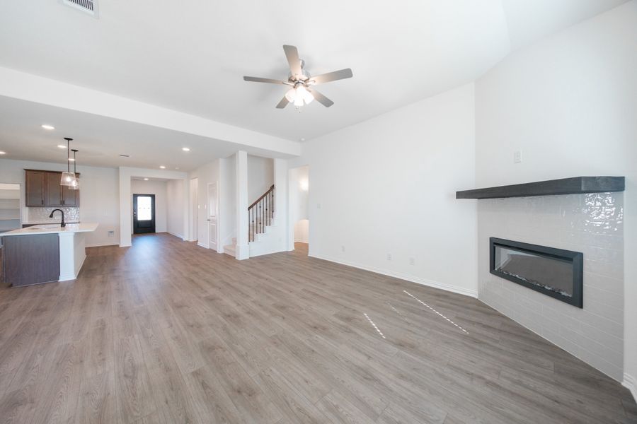 Spacious, unfurnished interior of a new home in Churchill, Anna (Image 16).