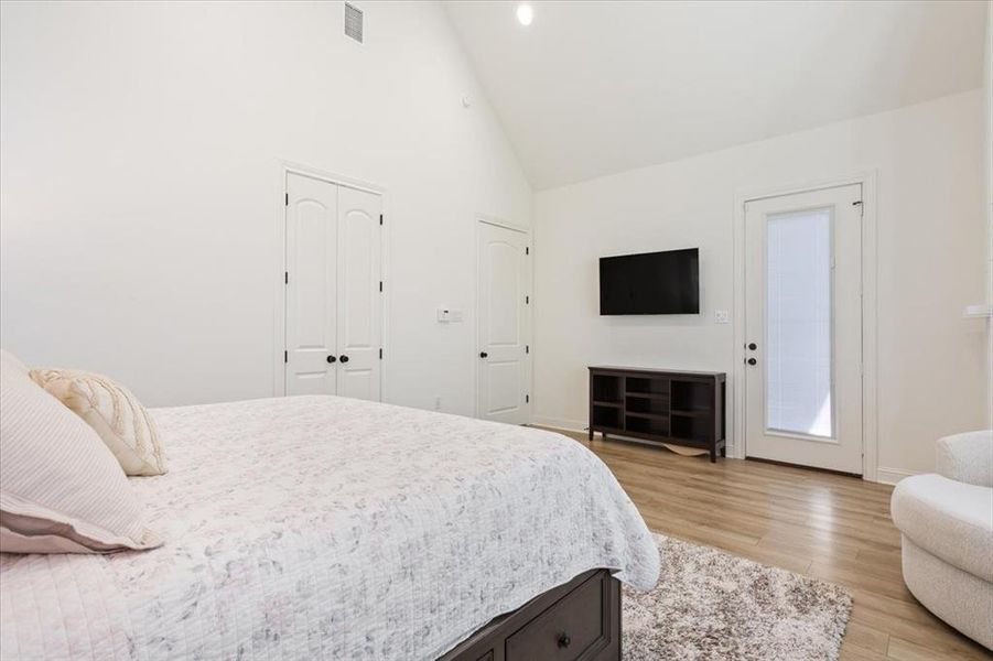 Furnished interior view inside a new home in , Waco (Image 34).