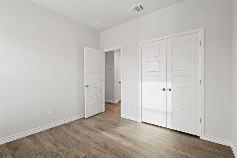 Spacious, unfurnished interior of a new home in Rocky Creek Crossing, Fort Worth (Image 30).