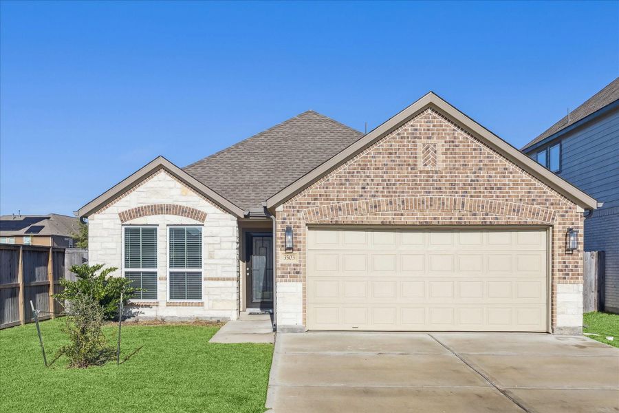 In great location, easy access to grand parkway 99, I-10, short drive to popular Katy Asian town for endless dining, shopping, grocery stores, entertainments!