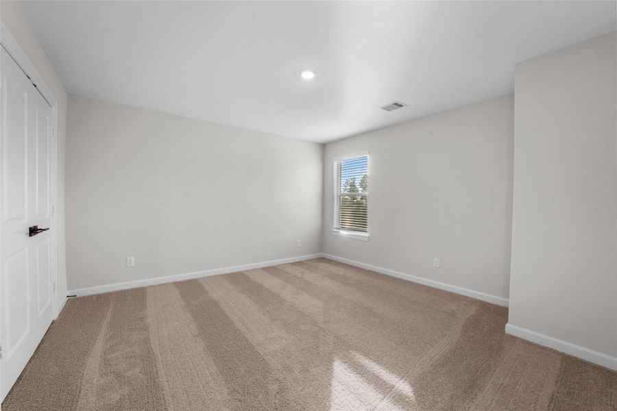 Spacious, unfurnished interior of a new home in Wedgewood Forest, Conroe (Image 19). Spacious, unfurnished interior of a new home in Wedgewood Forest, Conroe (Image 19).