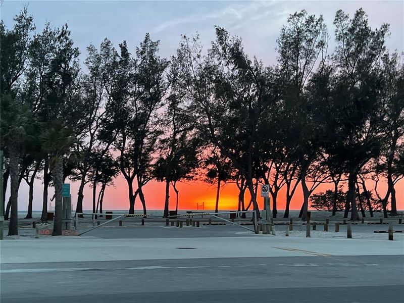 Natural landscape and outdoor views near in Holmes Beach (Image 7). Natural landscape and outdoor views near in Holmes Beach (Image 7).