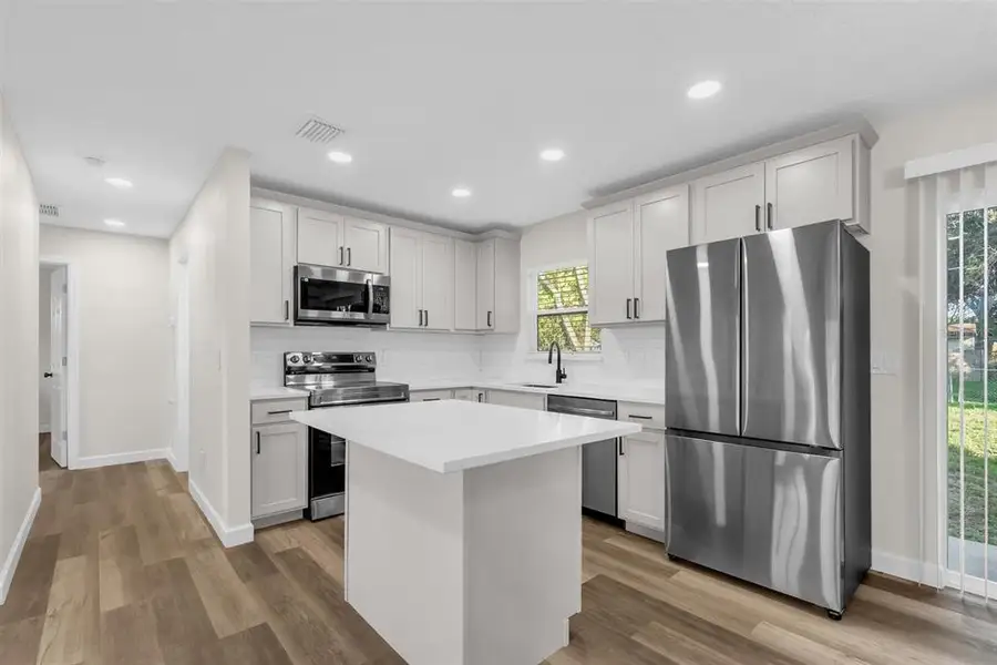 Furnished interior view inside a new home in , Orlando (Image 5).
